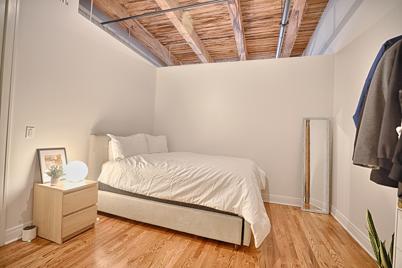 770 W Gladys Avenue Unit: 302