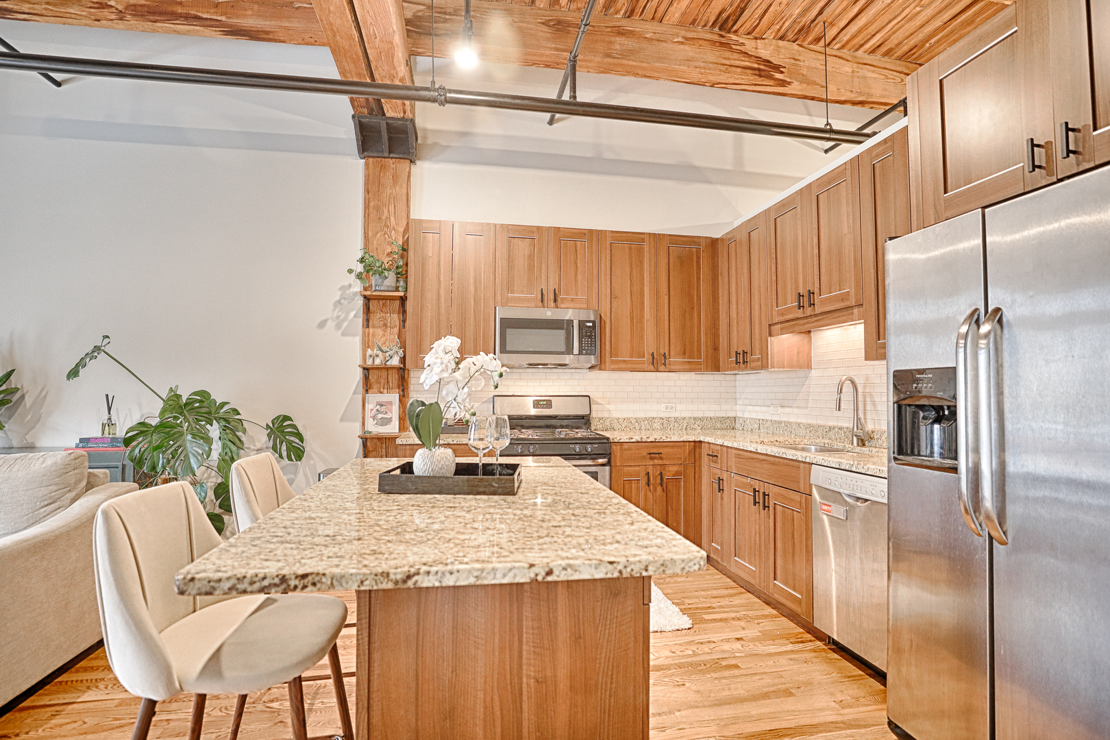 770 W Gladys Avenue Unit: 302