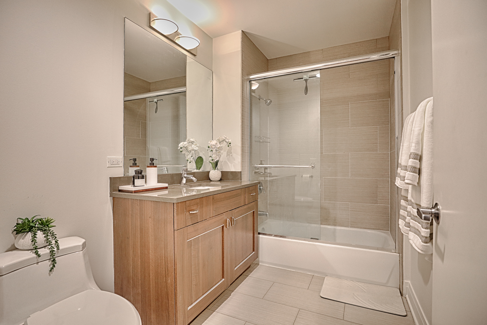 770 W Gladys Avenue Unit: 302