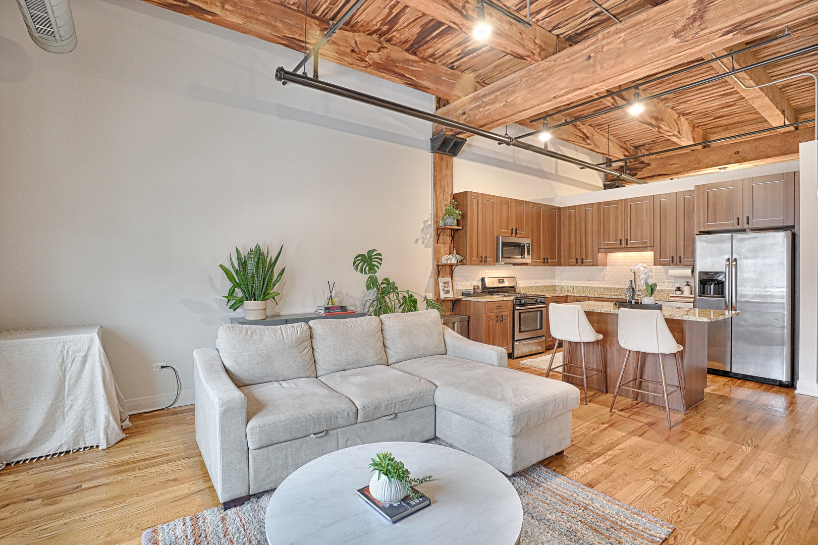 770 W Gladys Avenue Unit: 302