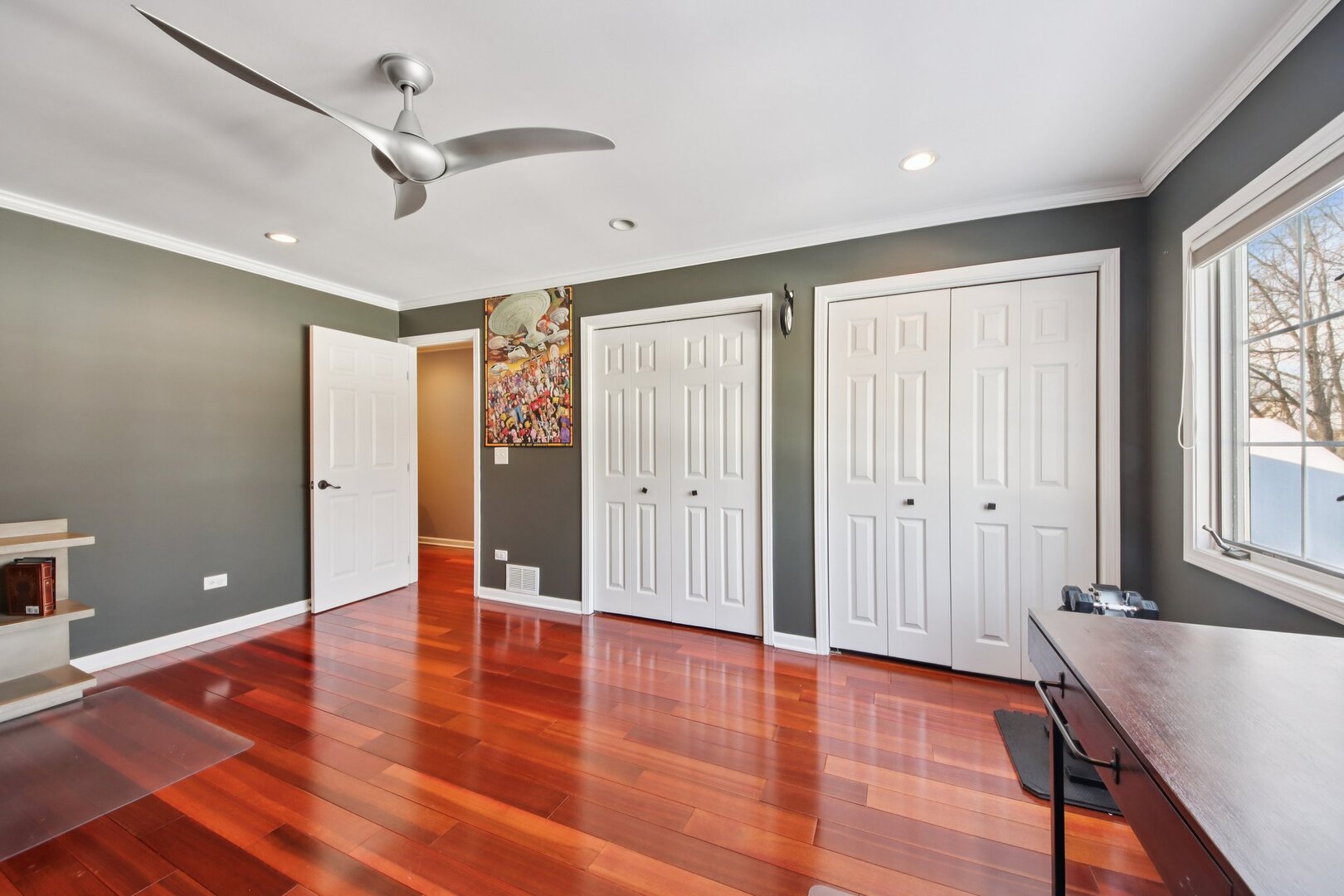 301 E Evergreen Avenue