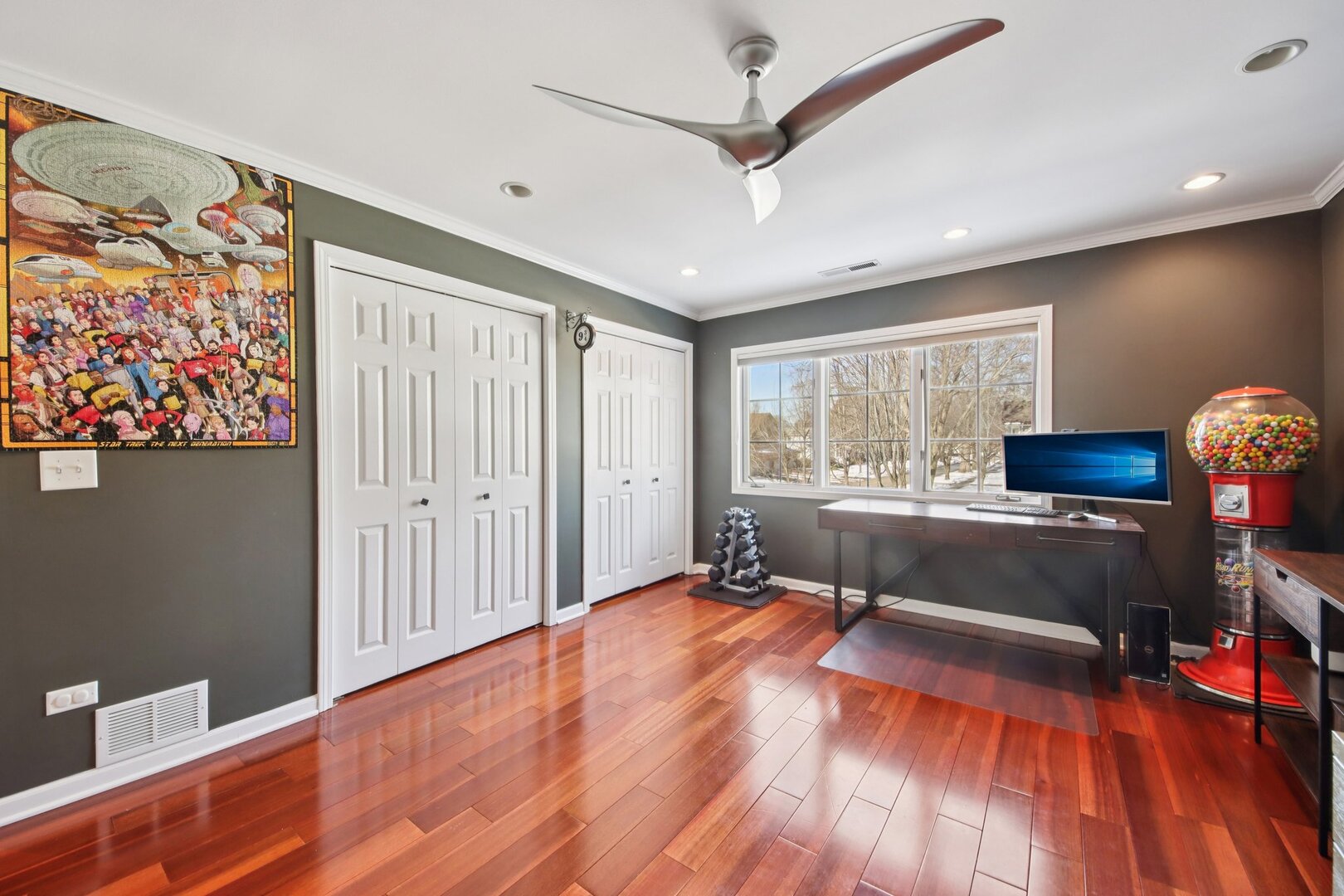 301 E Evergreen Avenue