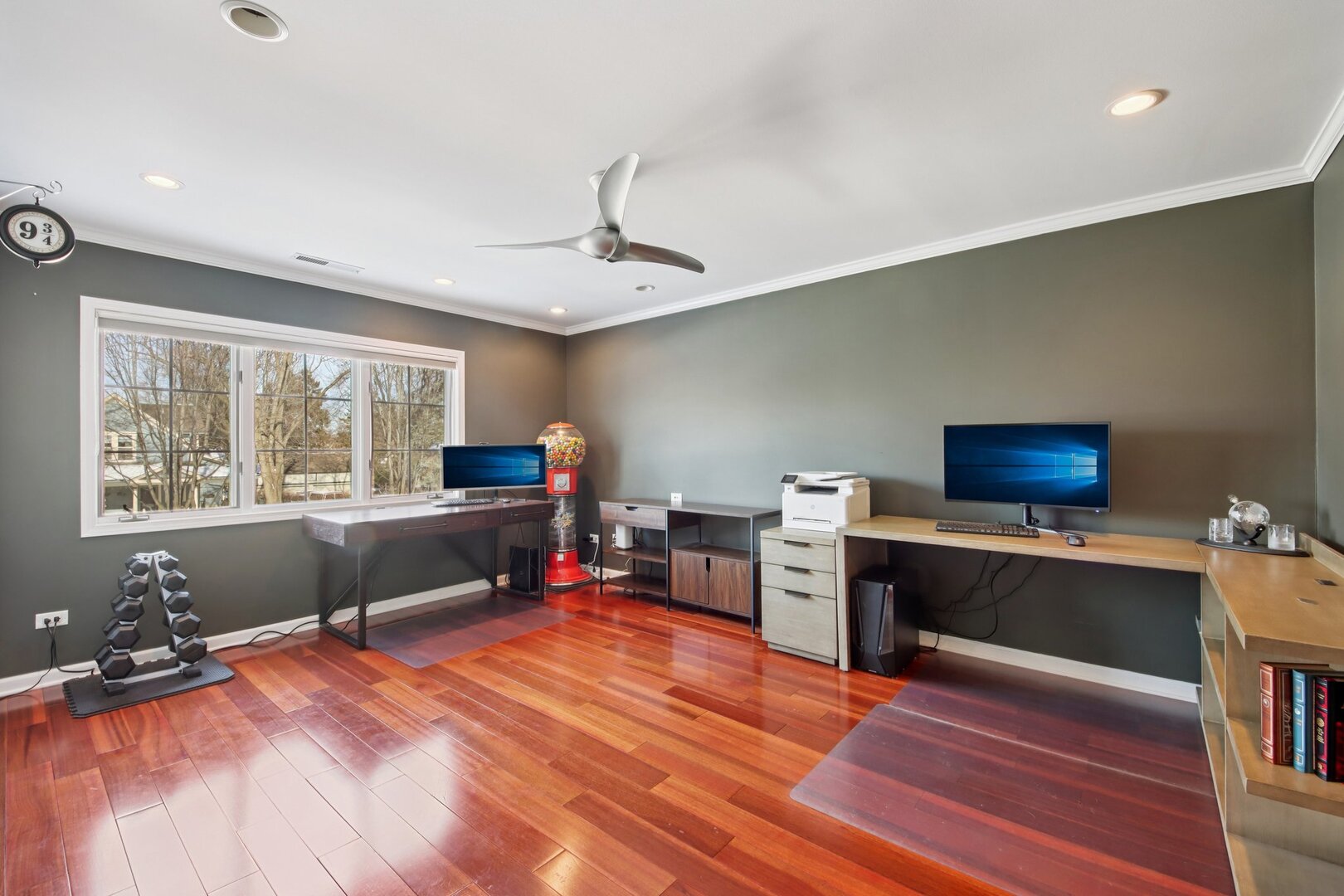 301 E Evergreen Avenue