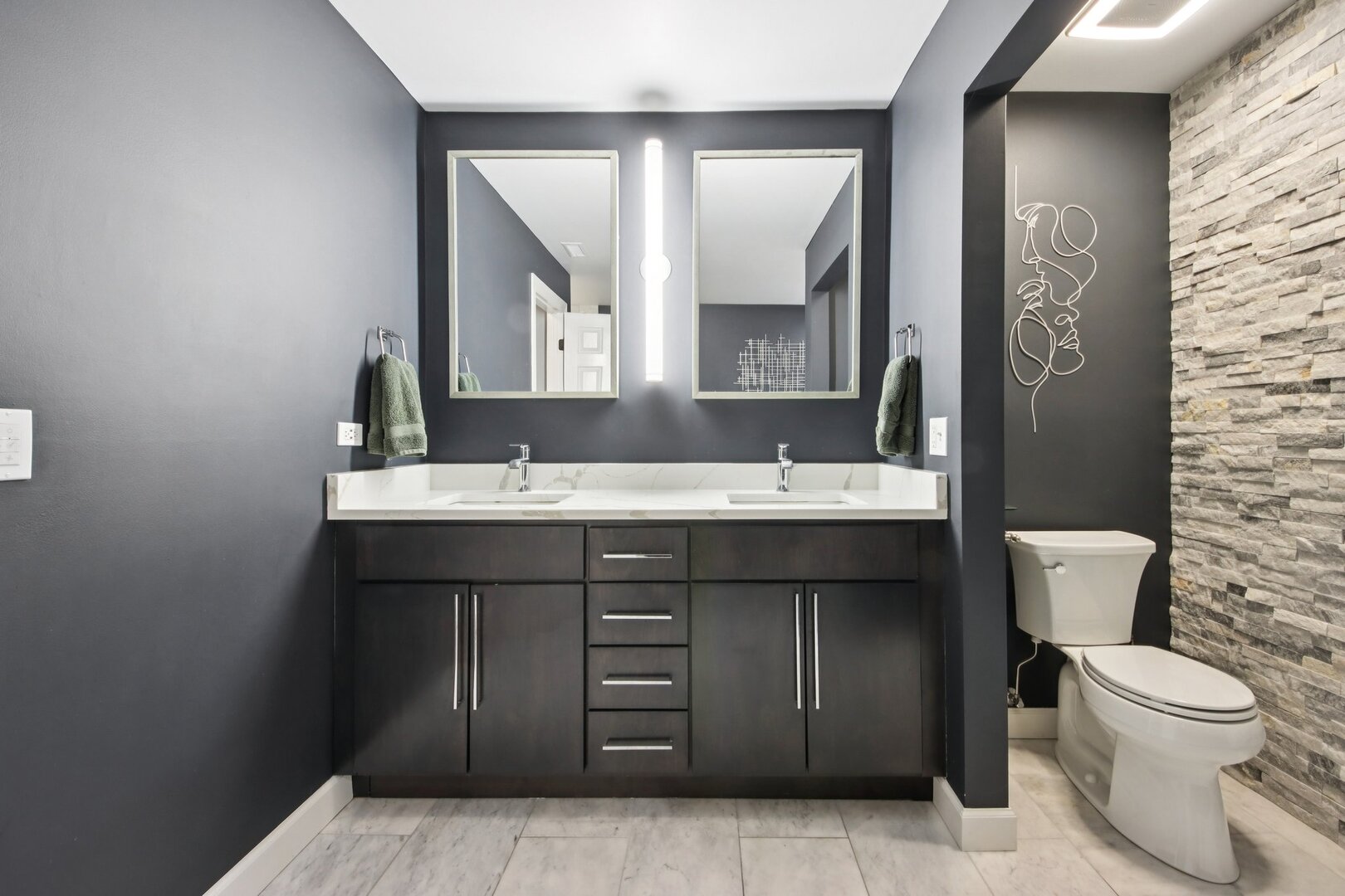 301 E Evergreen Avenue