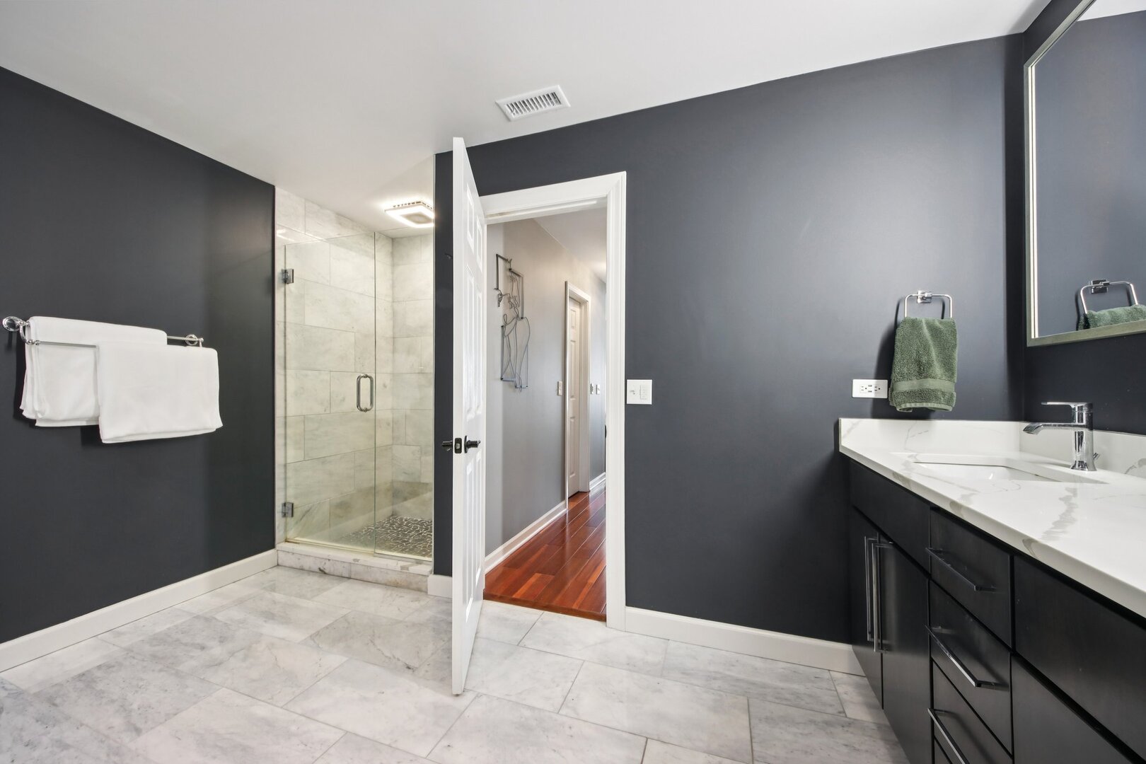 301 E Evergreen Avenue