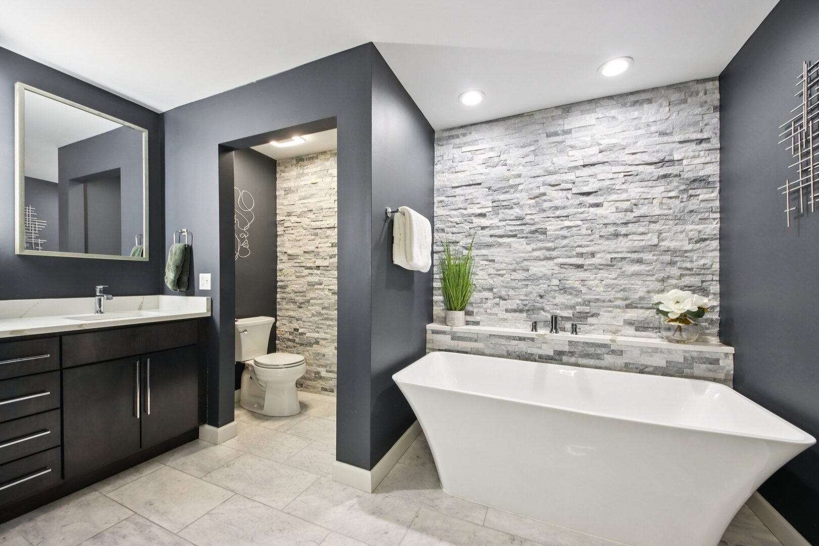 301 E Evergreen Avenue