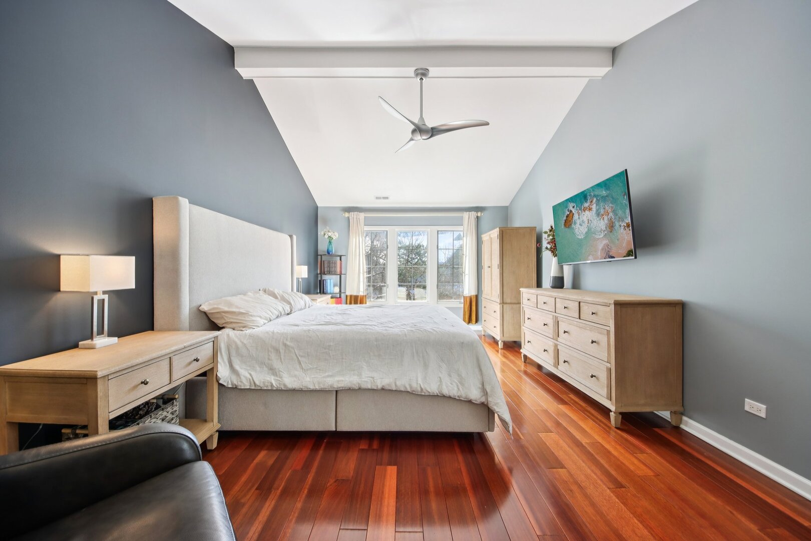 301 E Evergreen Avenue