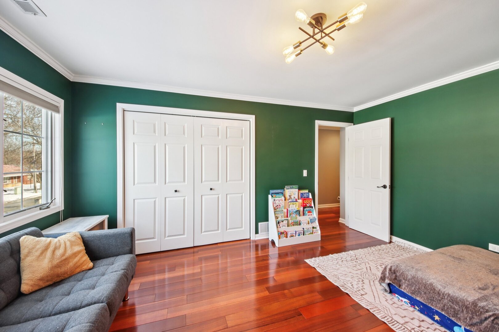 301 E Evergreen Avenue