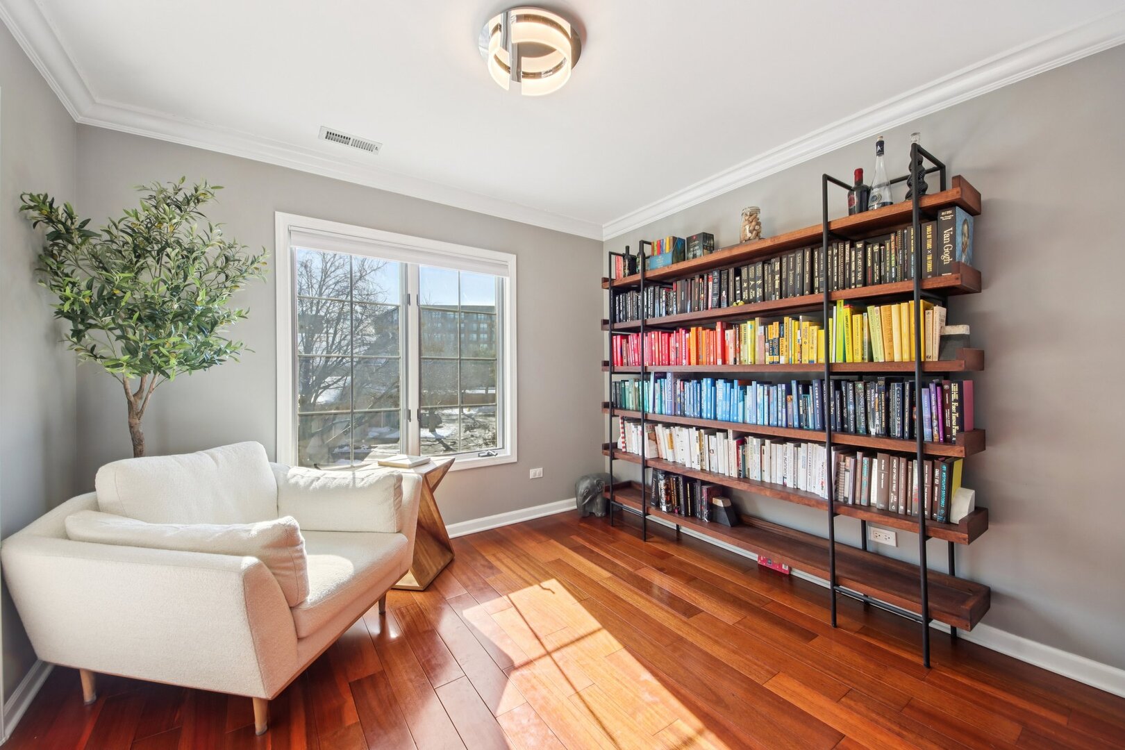 301 E Evergreen Avenue