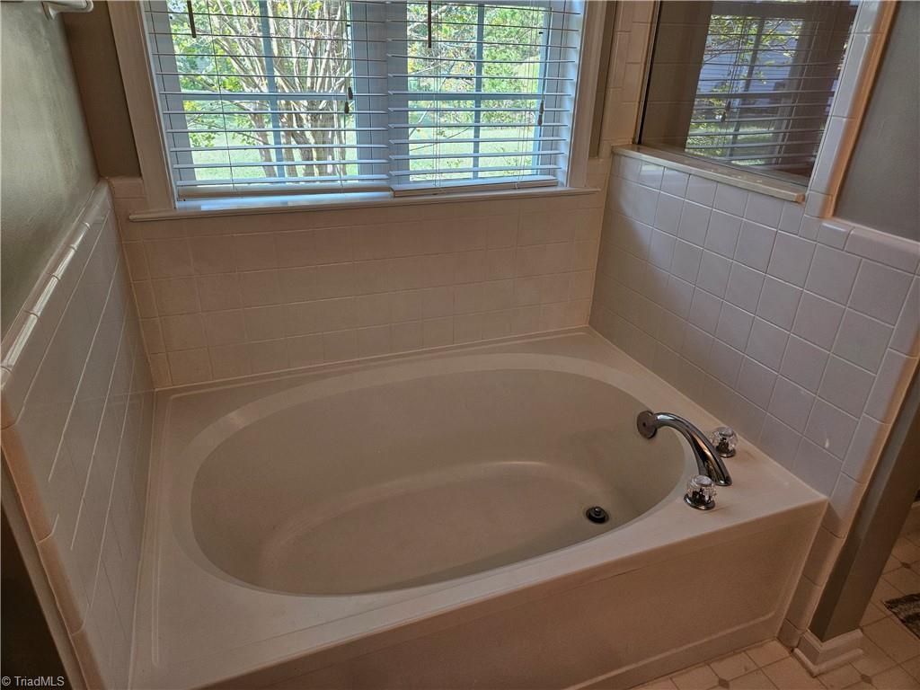 512 Crystal Hill Court, McLeansville