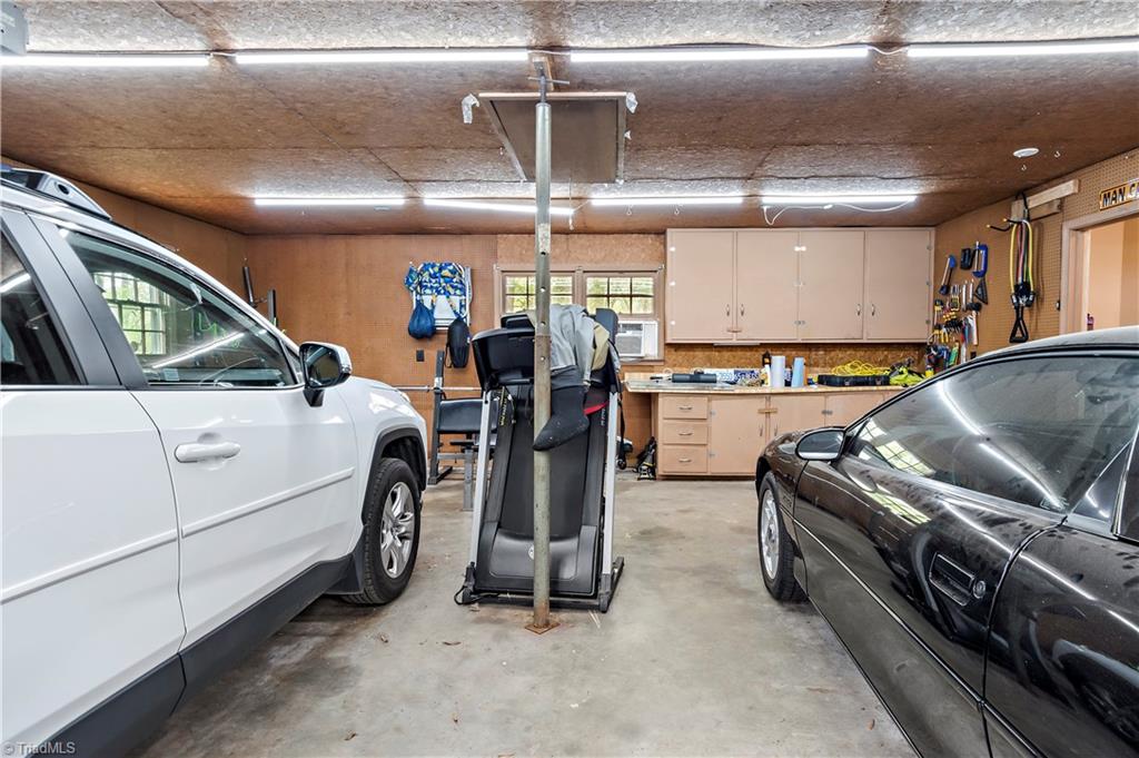 9000 Shallowford Road