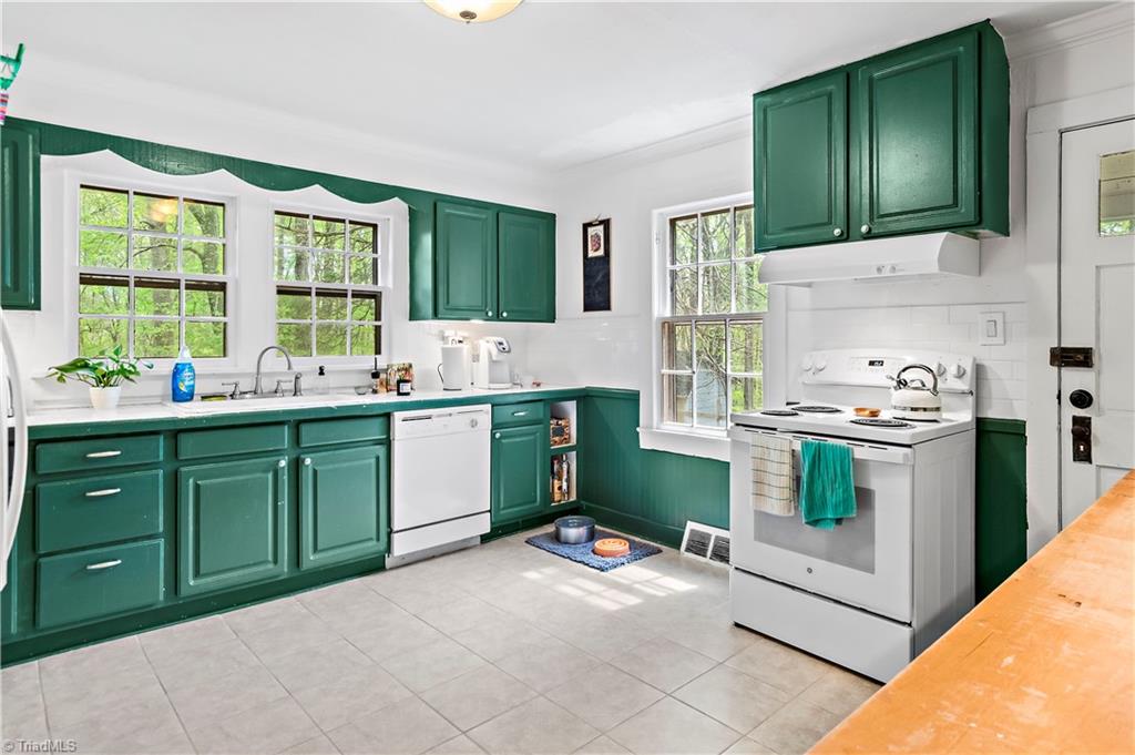 9000 Shallowford Road