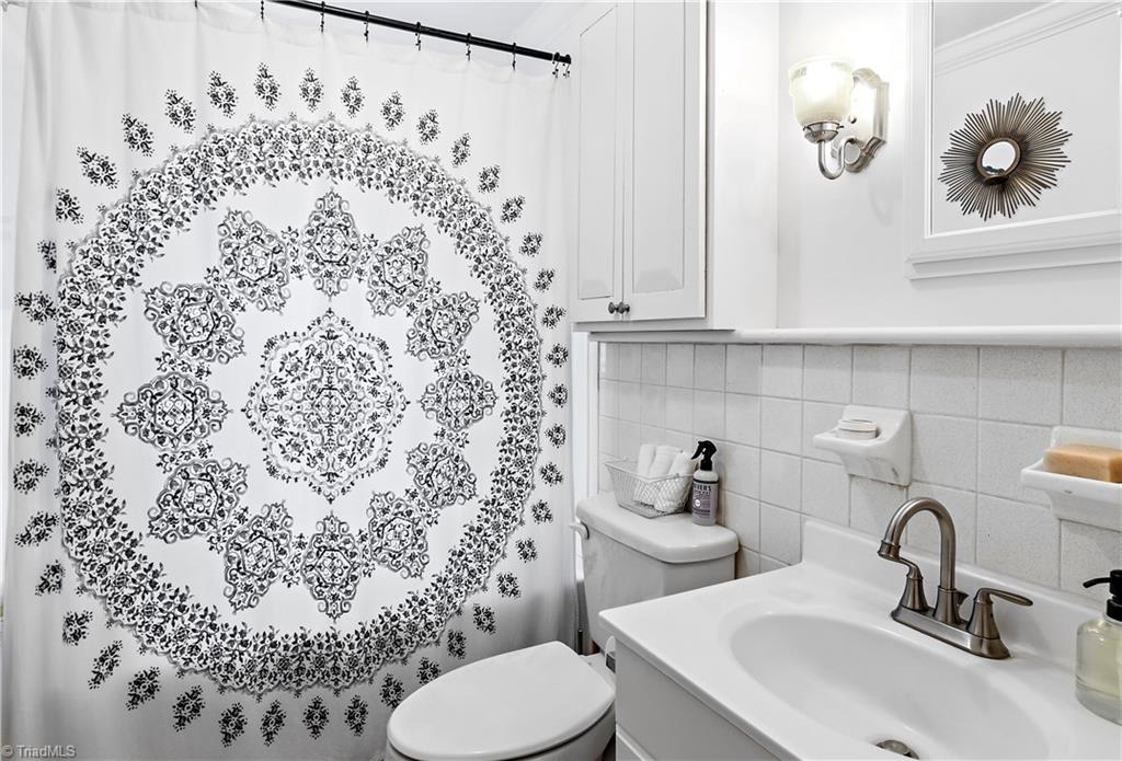 9000 Shallowford Road