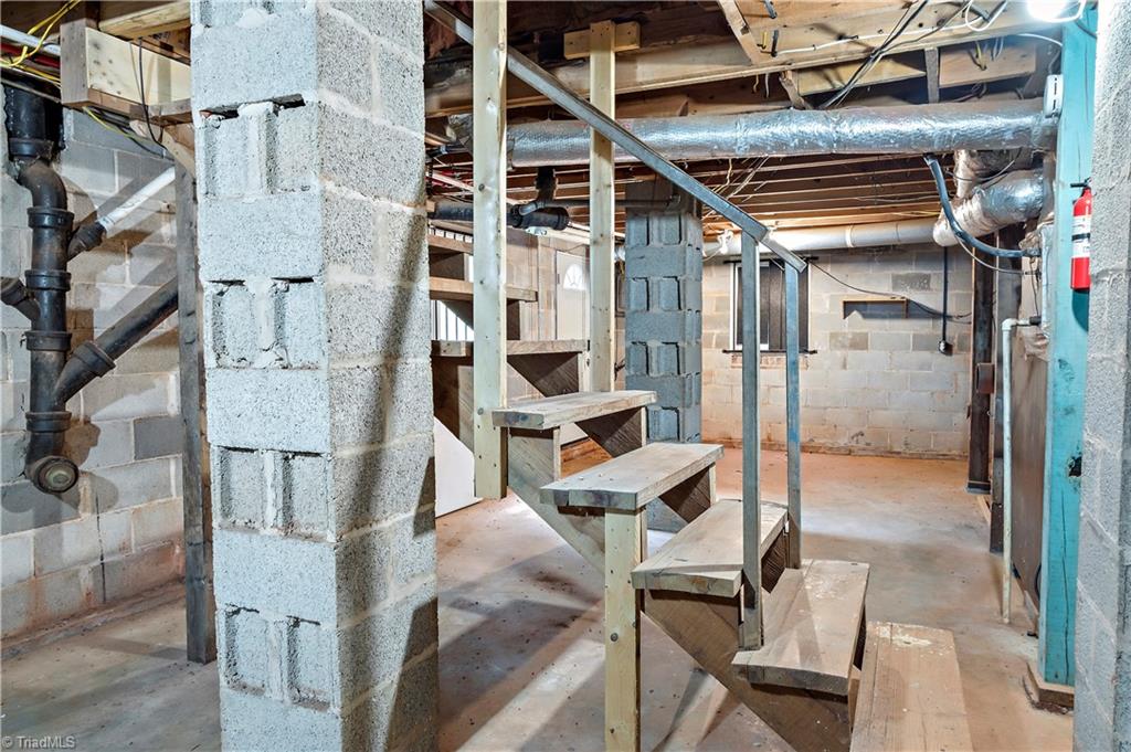 9000 Shallowford Road