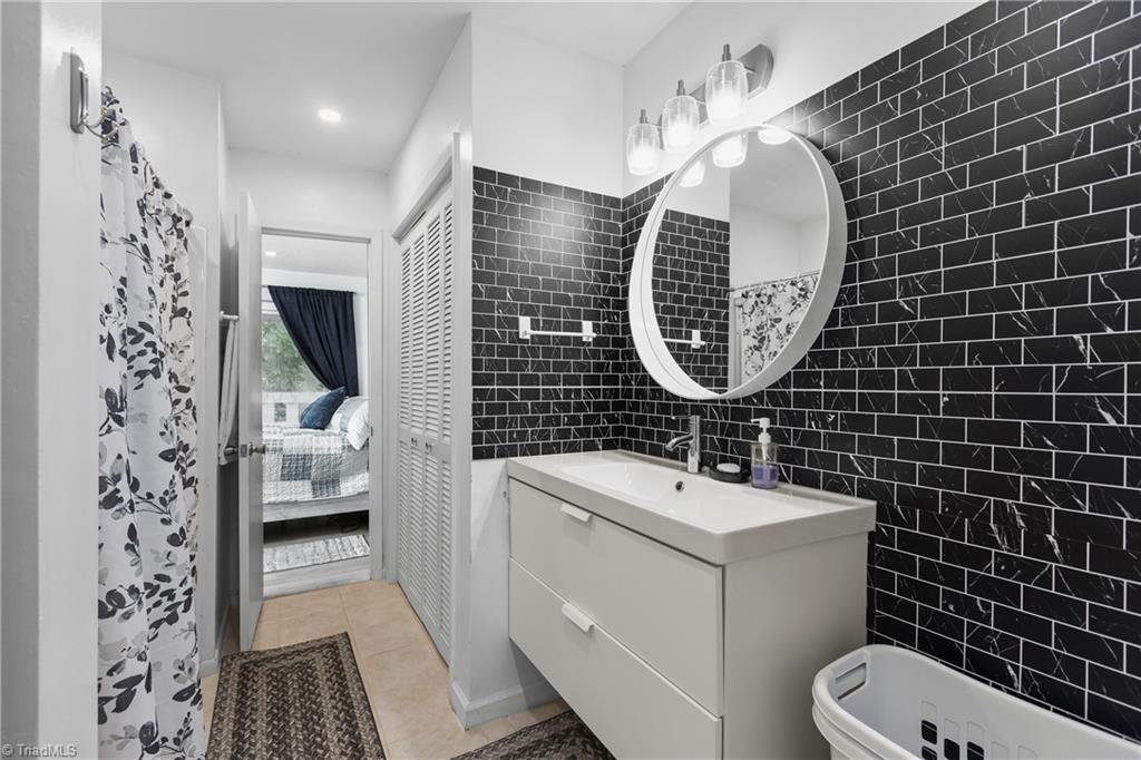 3745 Heathrow Drive, Winston-Salem