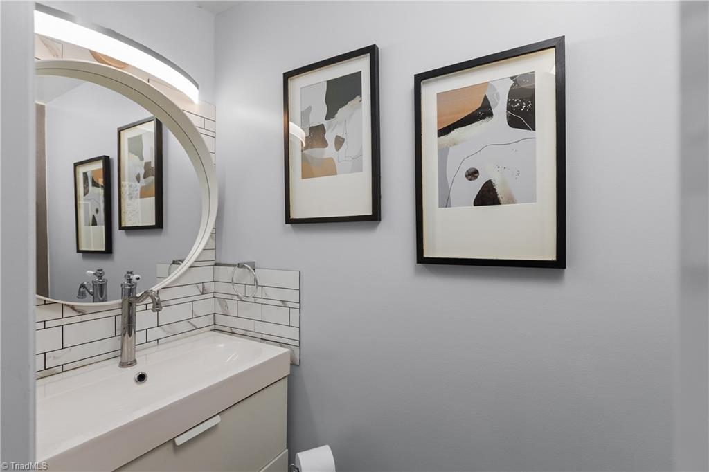 3745 Heathrow Drive, Winston-Salem