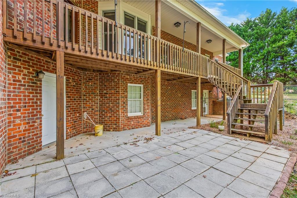 212 Knollcrest Drive