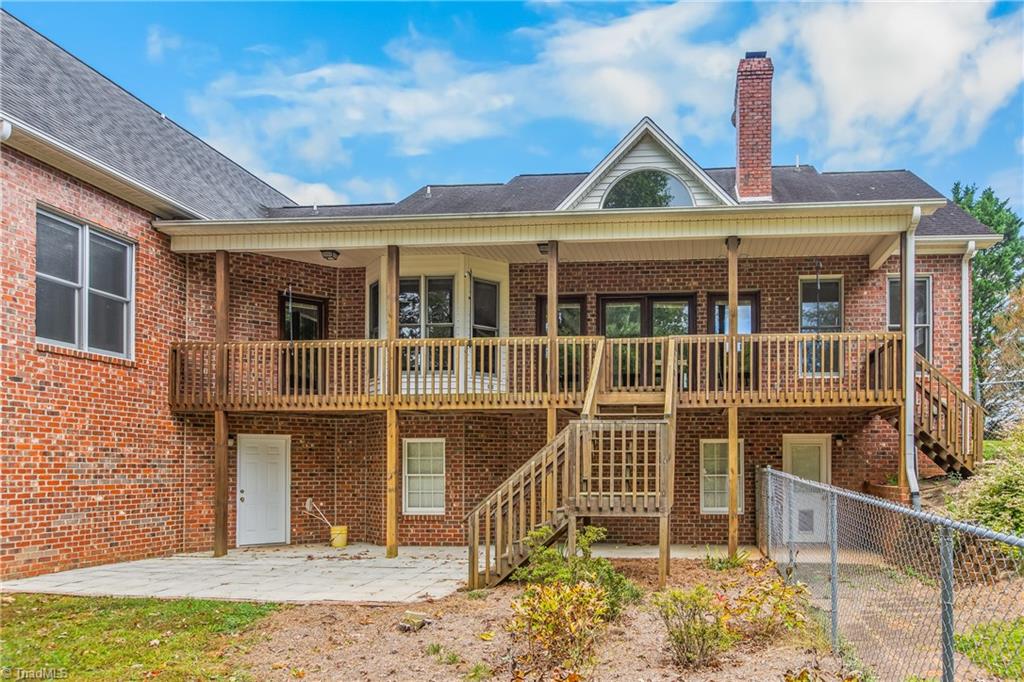 212 Knollcrest Drive