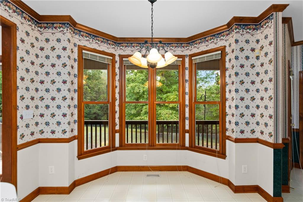 212 Knollcrest Drive