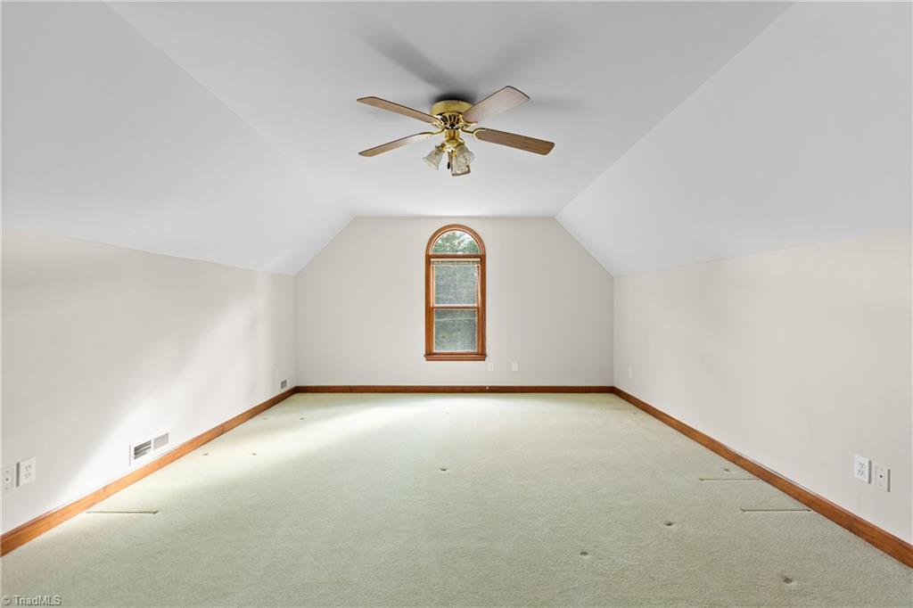 212 Knollcrest Drive