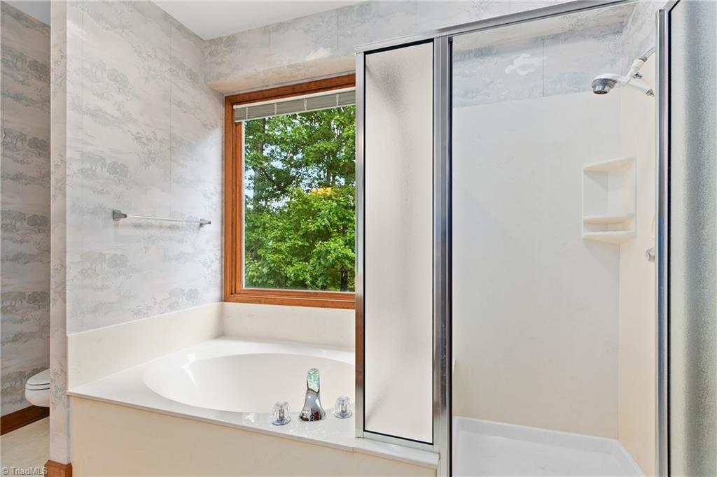 212 Knollcrest Drive