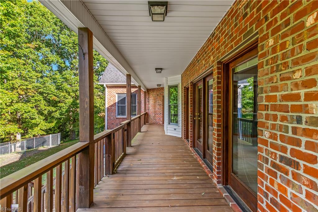 212 Knollcrest Drive