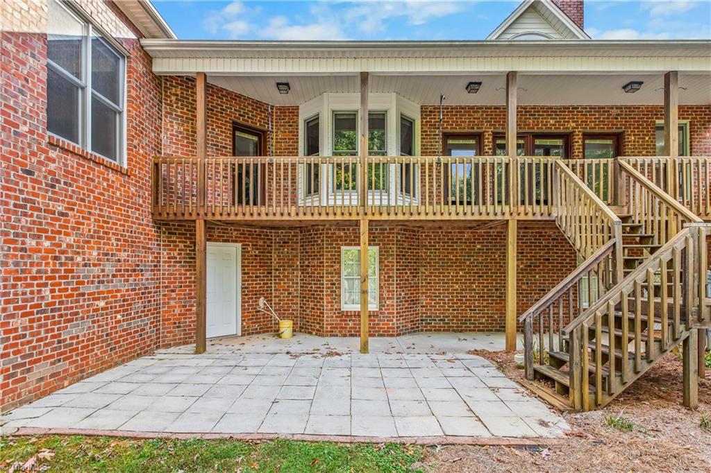 212 Knollcrest Drive