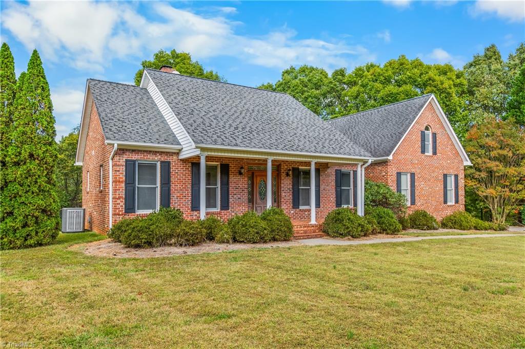 212 Knollcrest Drive