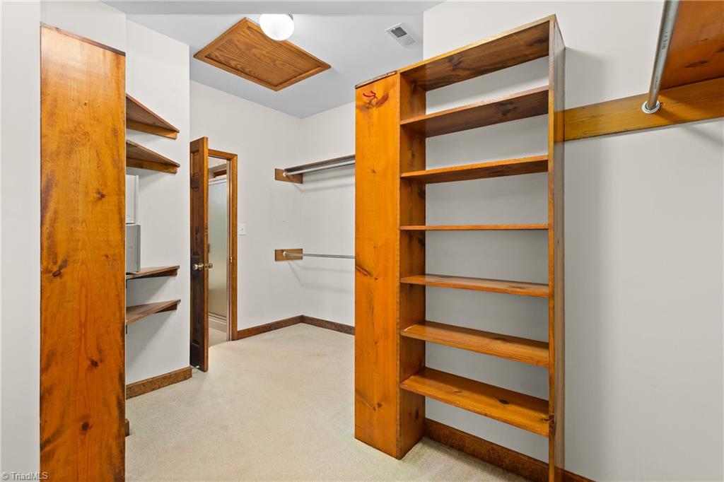 212 Knollcrest Drive