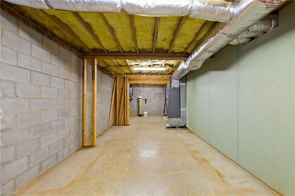 212 Knollcrest Drive