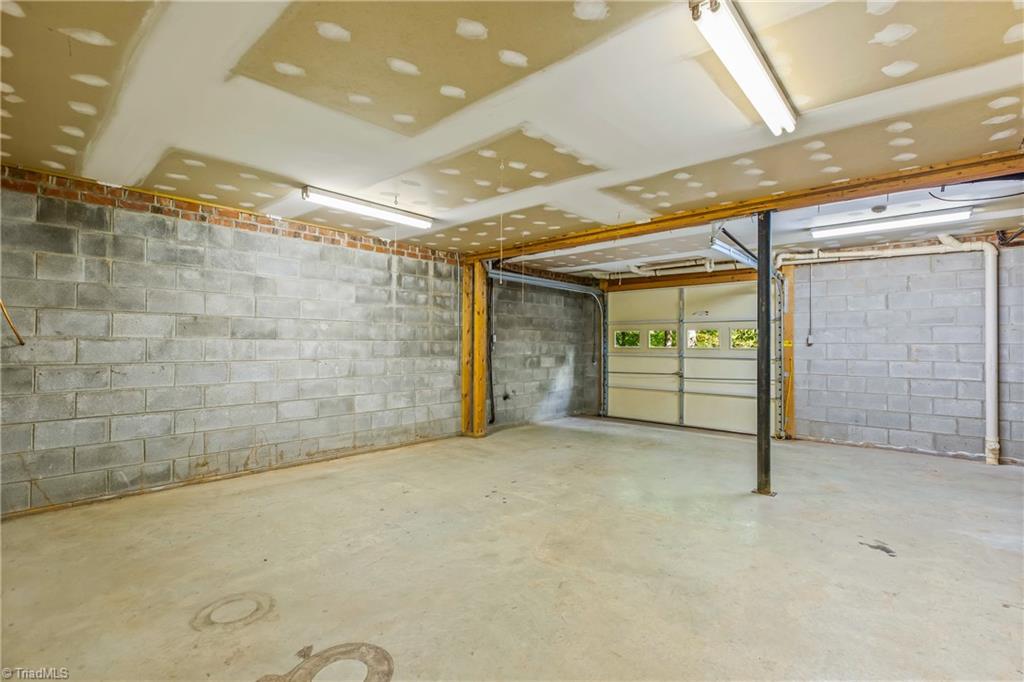 212 Knollcrest Drive