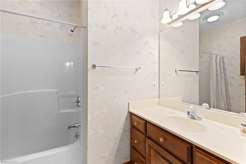 212 Knollcrest Drive