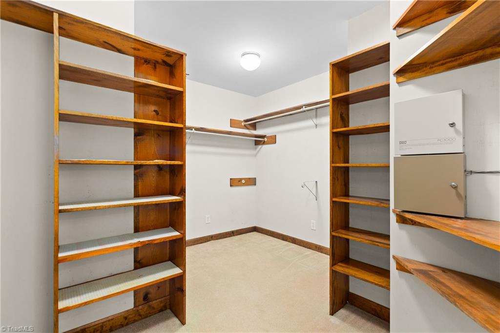 212 Knollcrest Drive