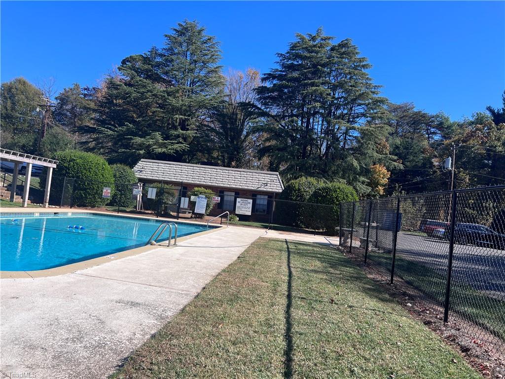 3818 Country Club Road, Winston-Salem