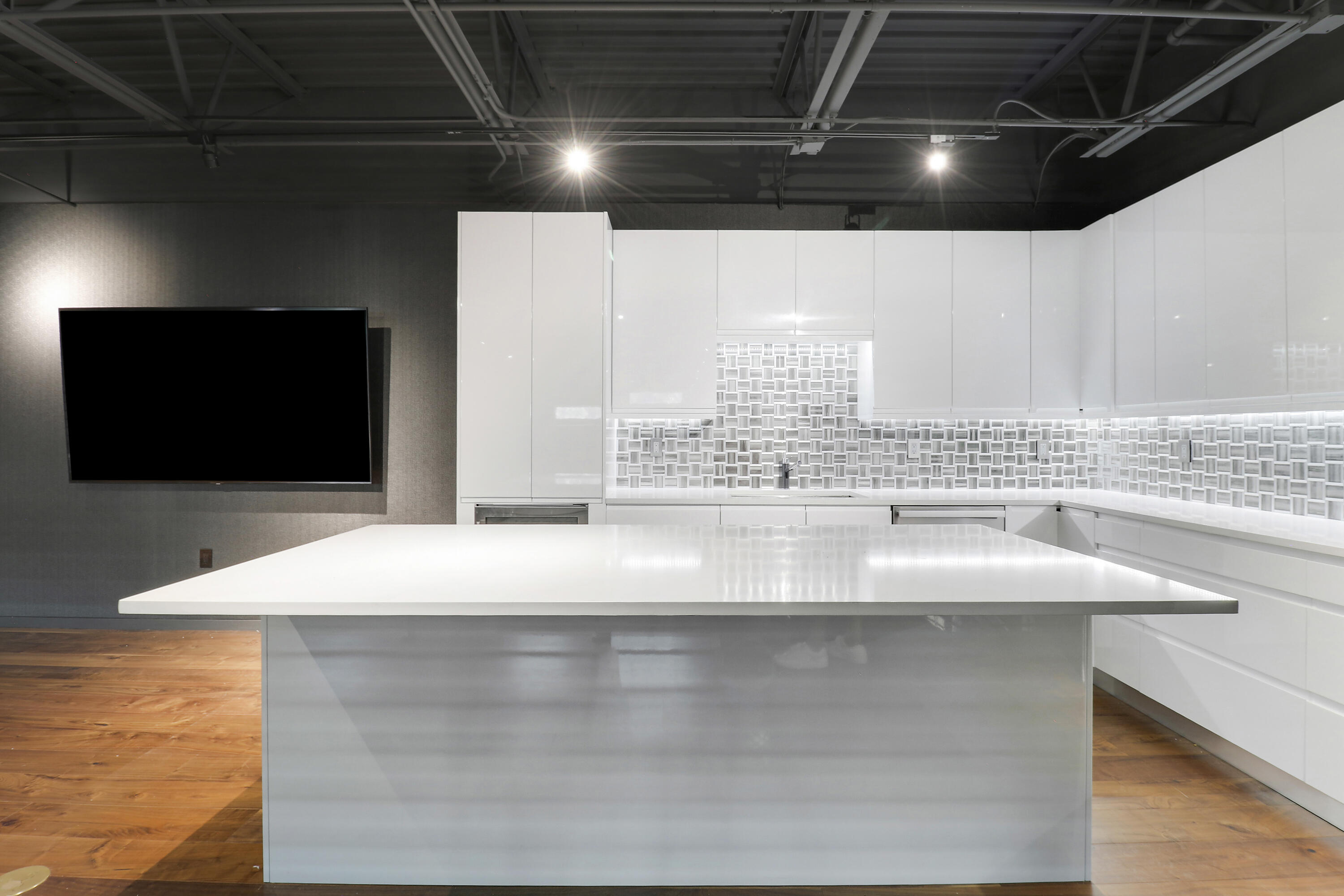 7210 Haverhill Business Parkway 31 & 32