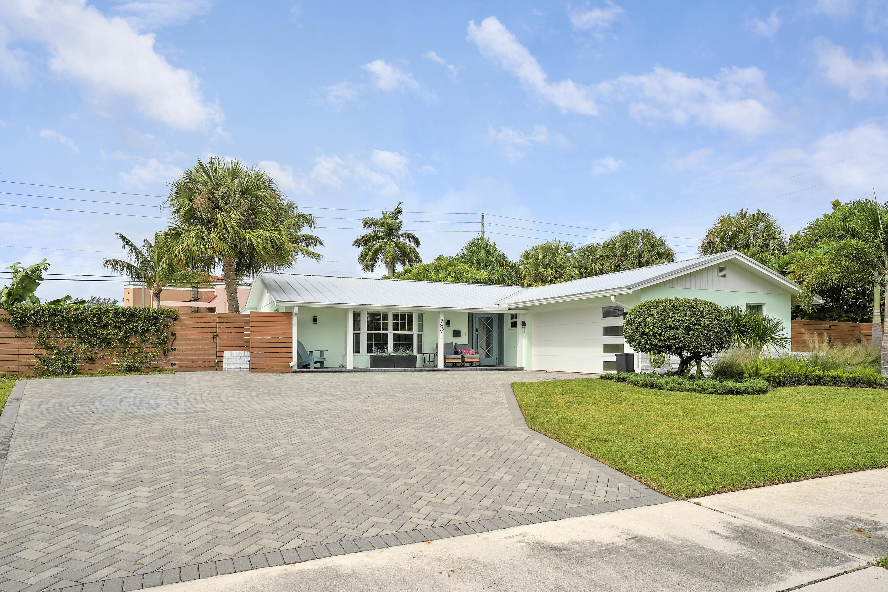 731 Cruiser Road S