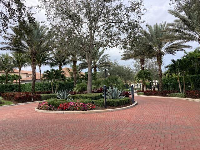 175 Gardenia Isles Drive