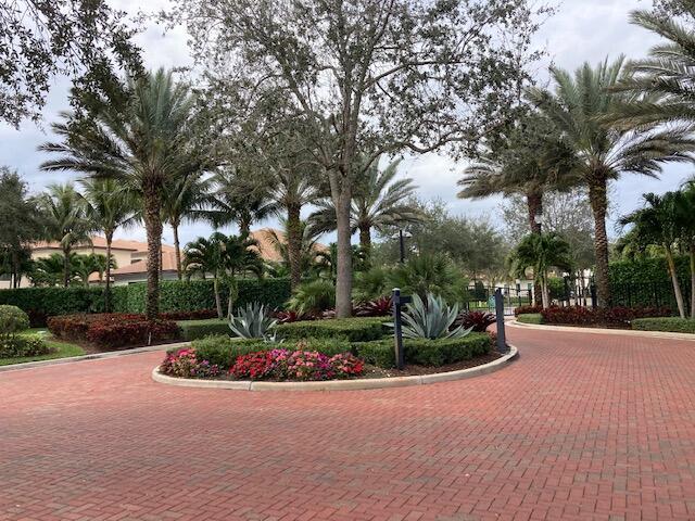 175 Gardenia Isles Drive