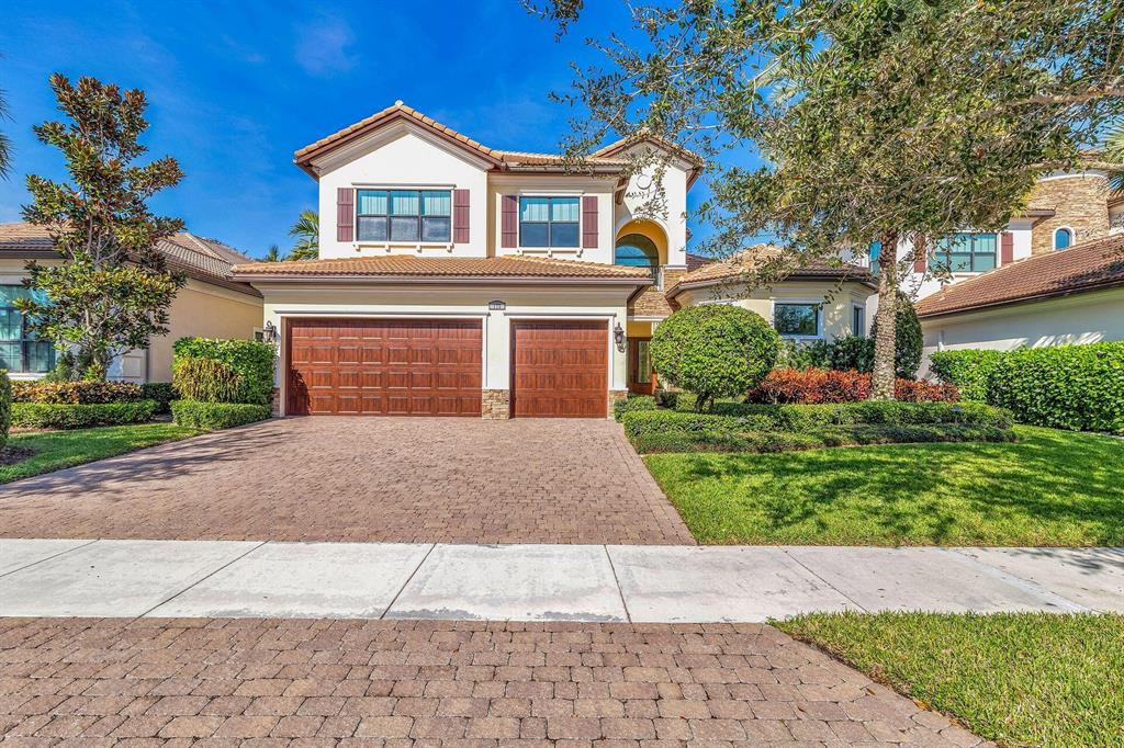 175 Gardenia Isles Drive