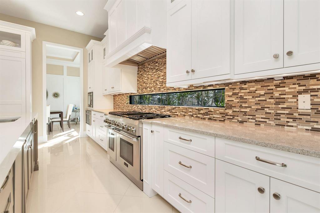 175 Gardenia Isles Drive