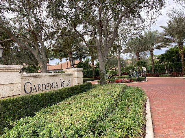 175 Gardenia Isles Drive
