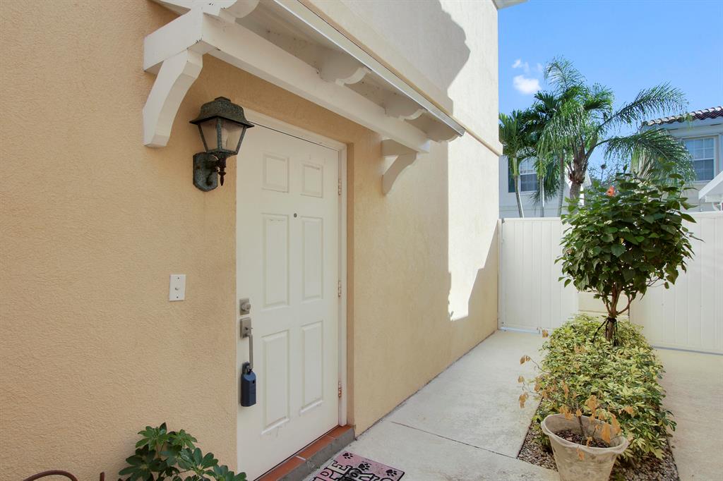 68 Live Oak Circle