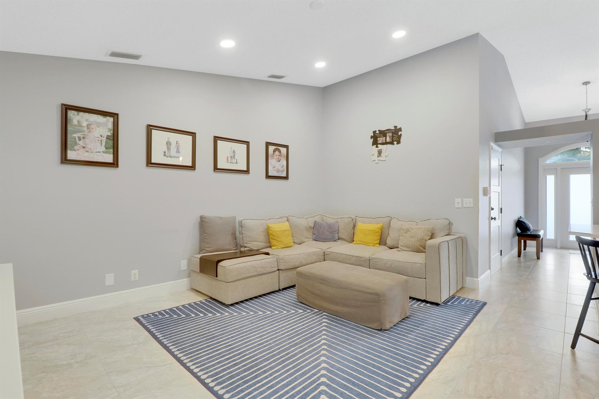 10261 Hunt Club Lane
