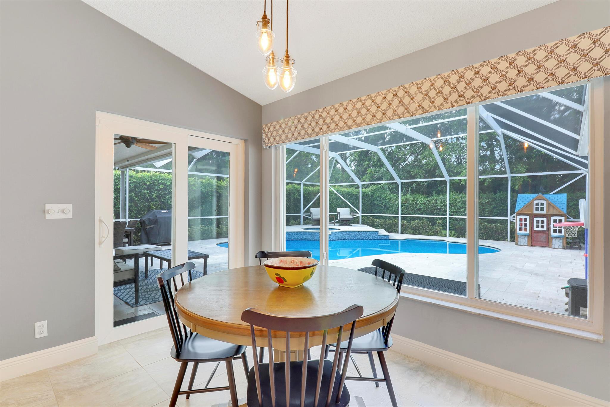 10261 Hunt Club Lane