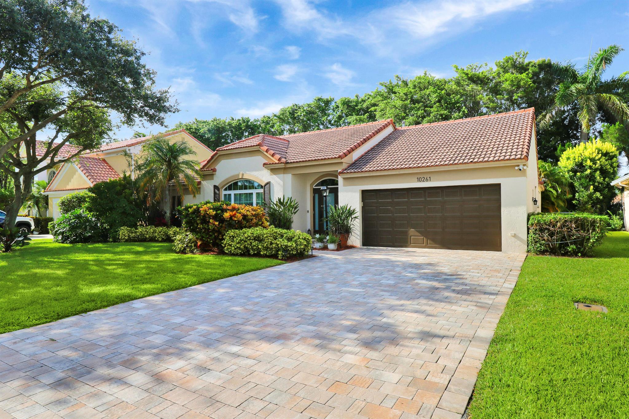 10261 Hunt Club Lane