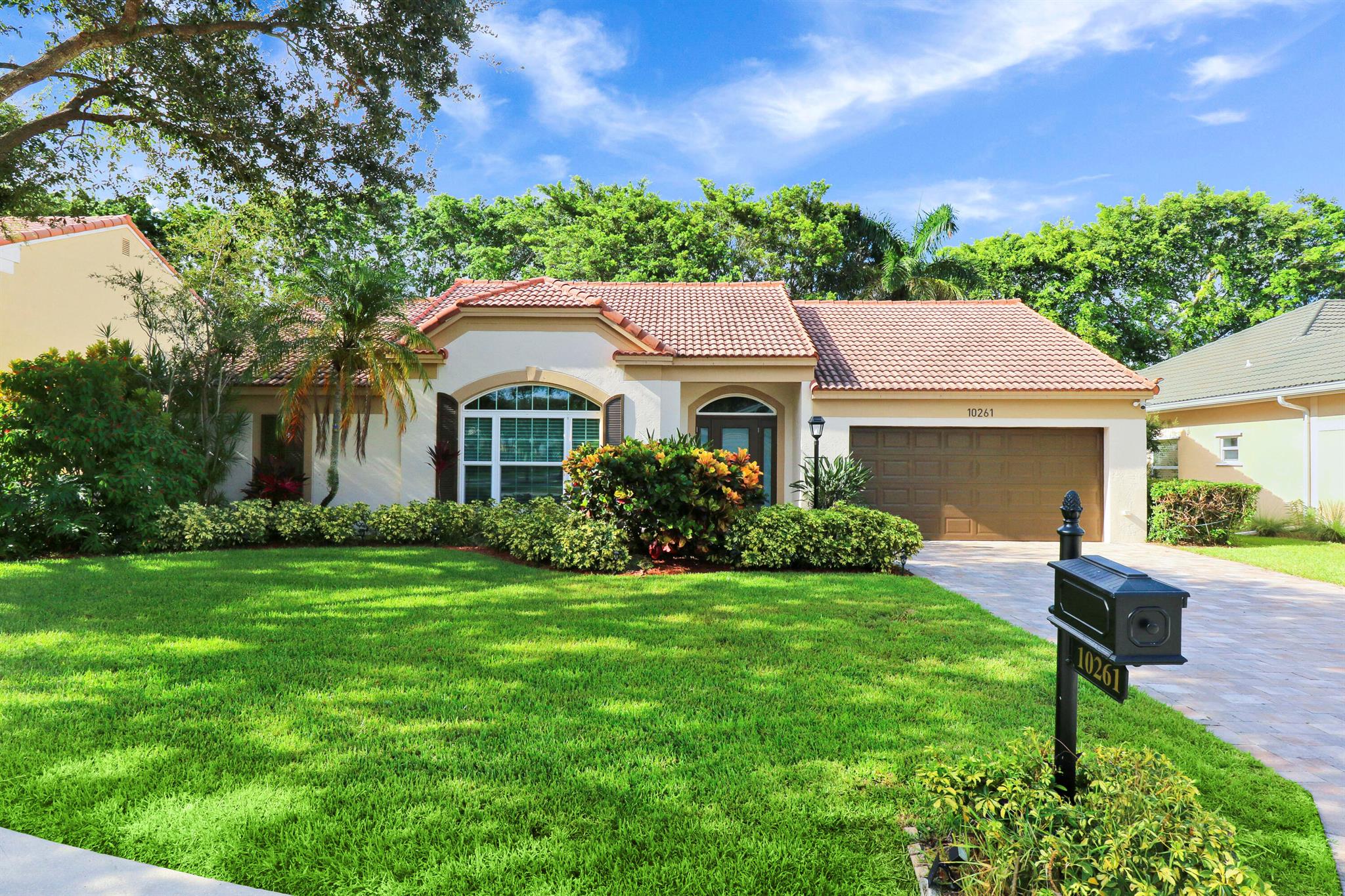 10261 Hunt Club Lane