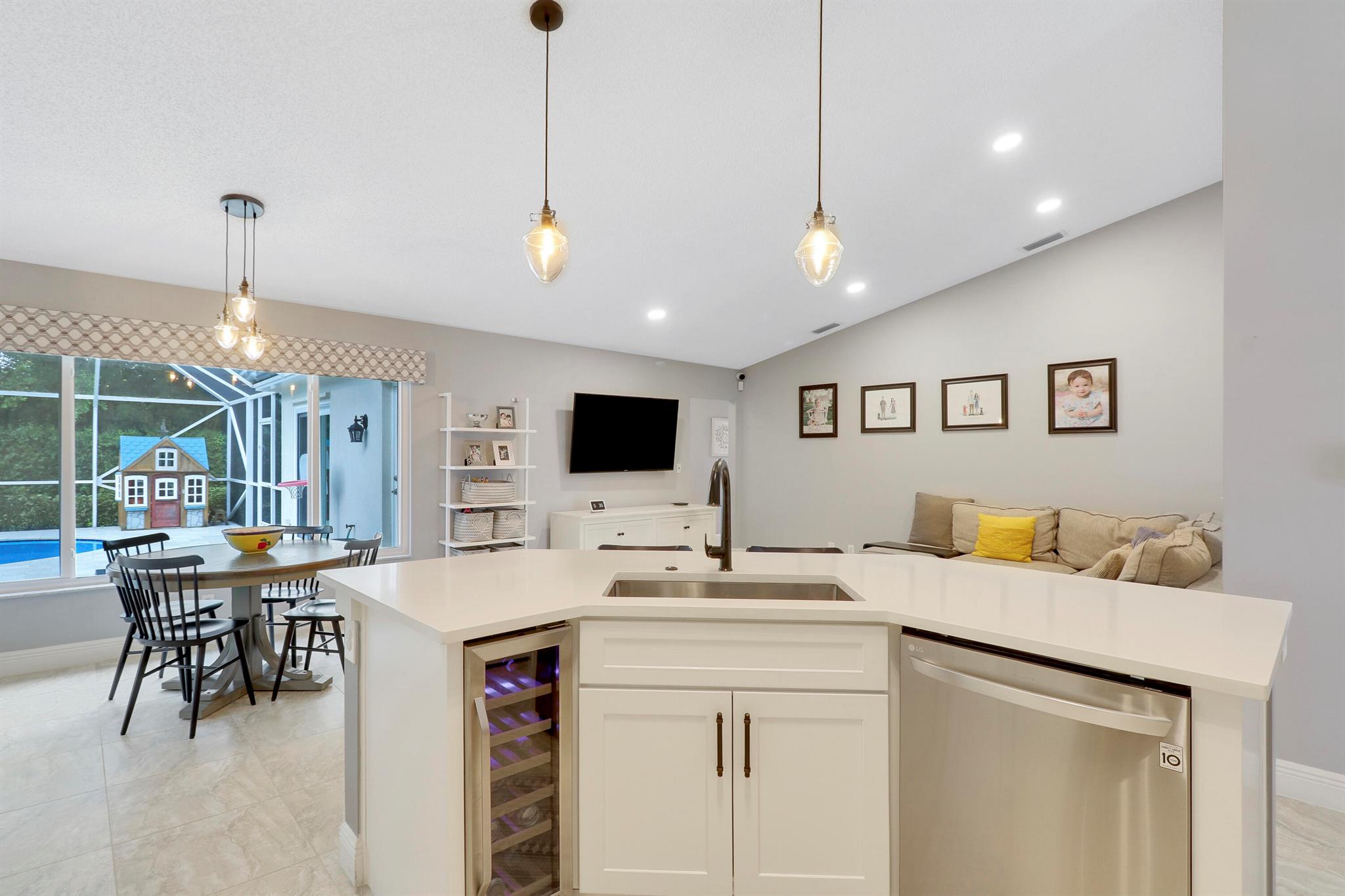 10261 Hunt Club Lane