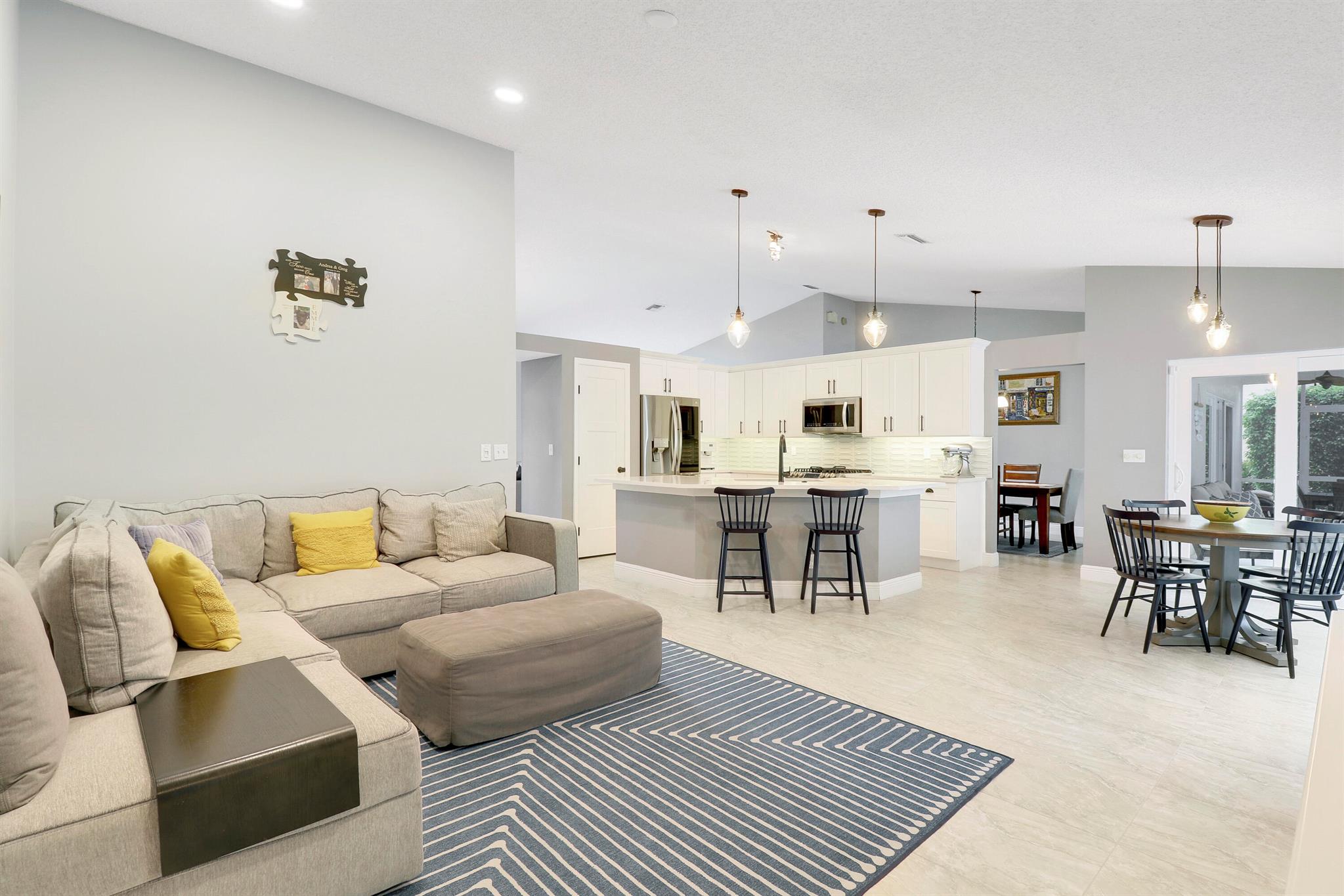 10261 Hunt Club Lane
