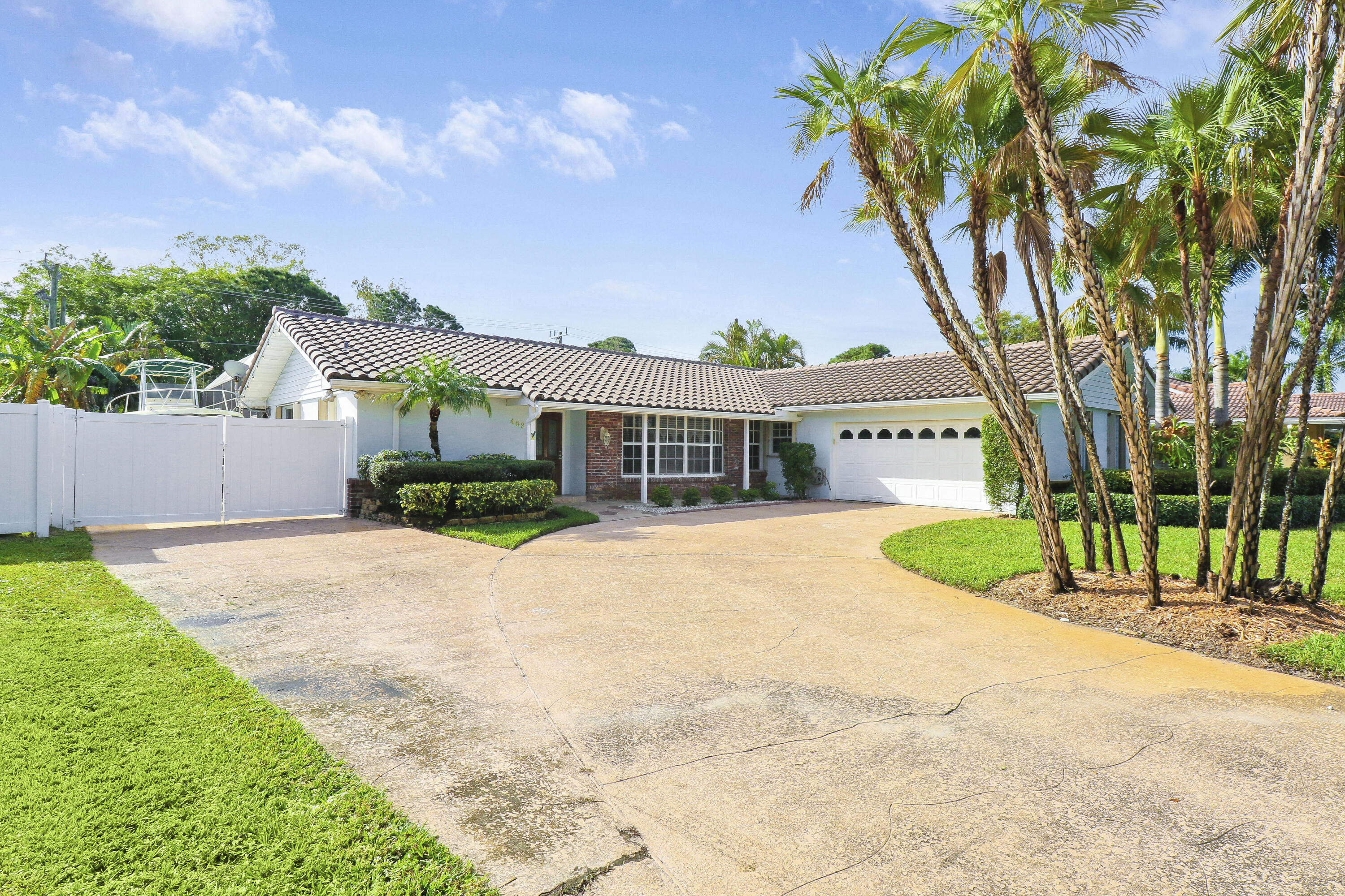 4624 Holly Drive