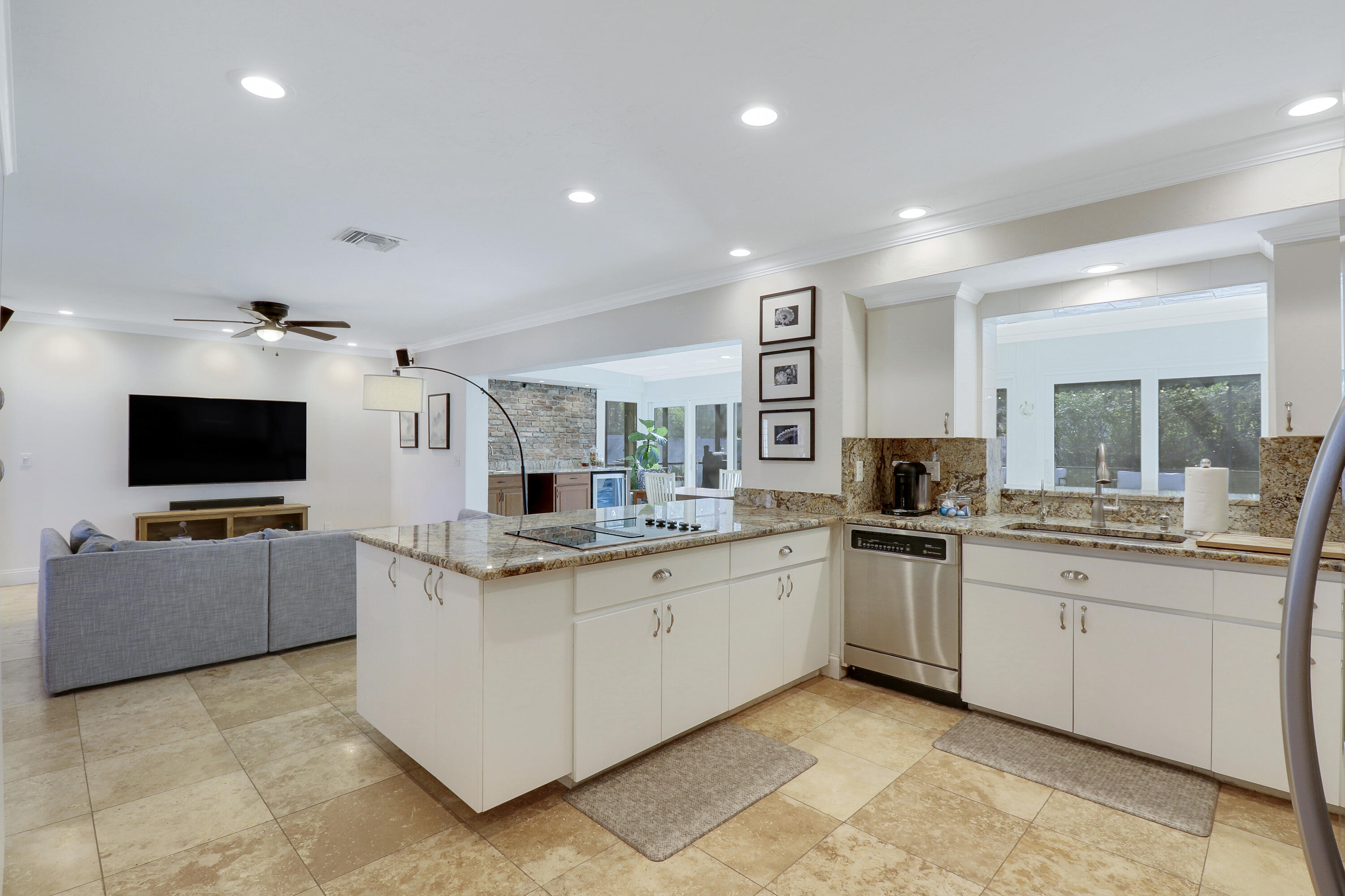 4624 Holly Drive